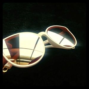 White Frame Sunglasses w/ Light Pink Lense